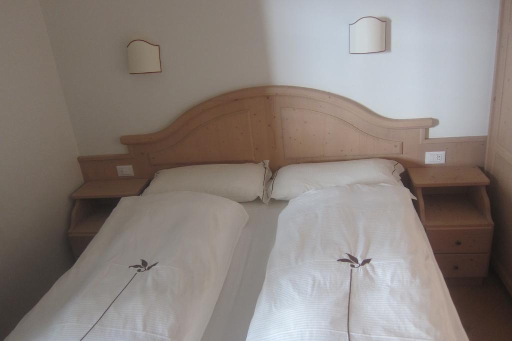 Chalet Rin Da Pemont Livigno Habitación foto