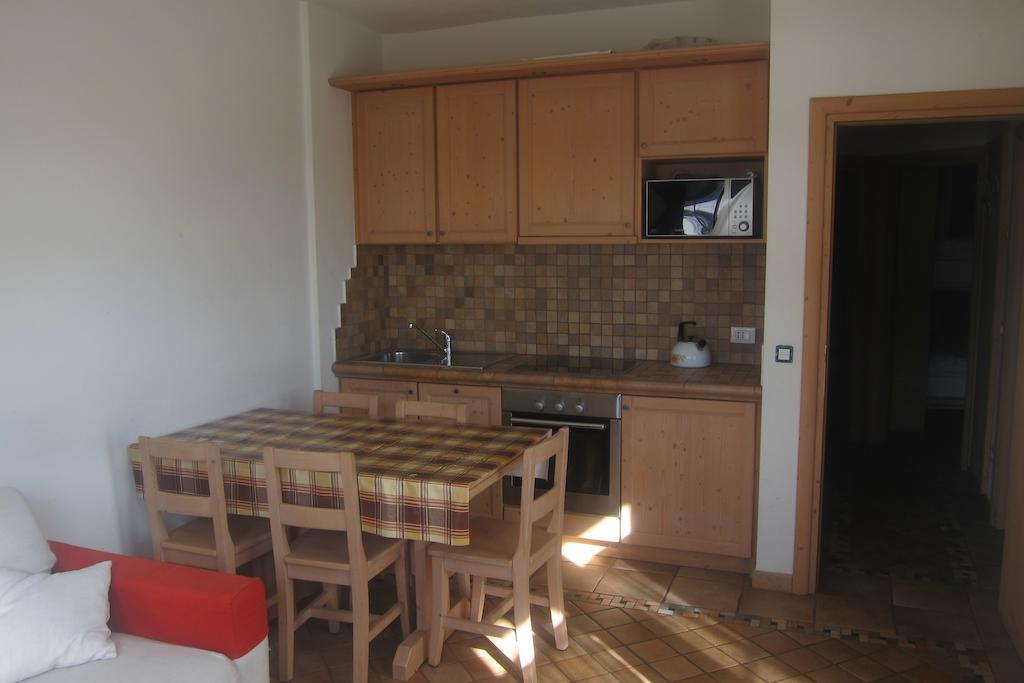 Chalet Rin Da Pemont Livigno Habitación foto