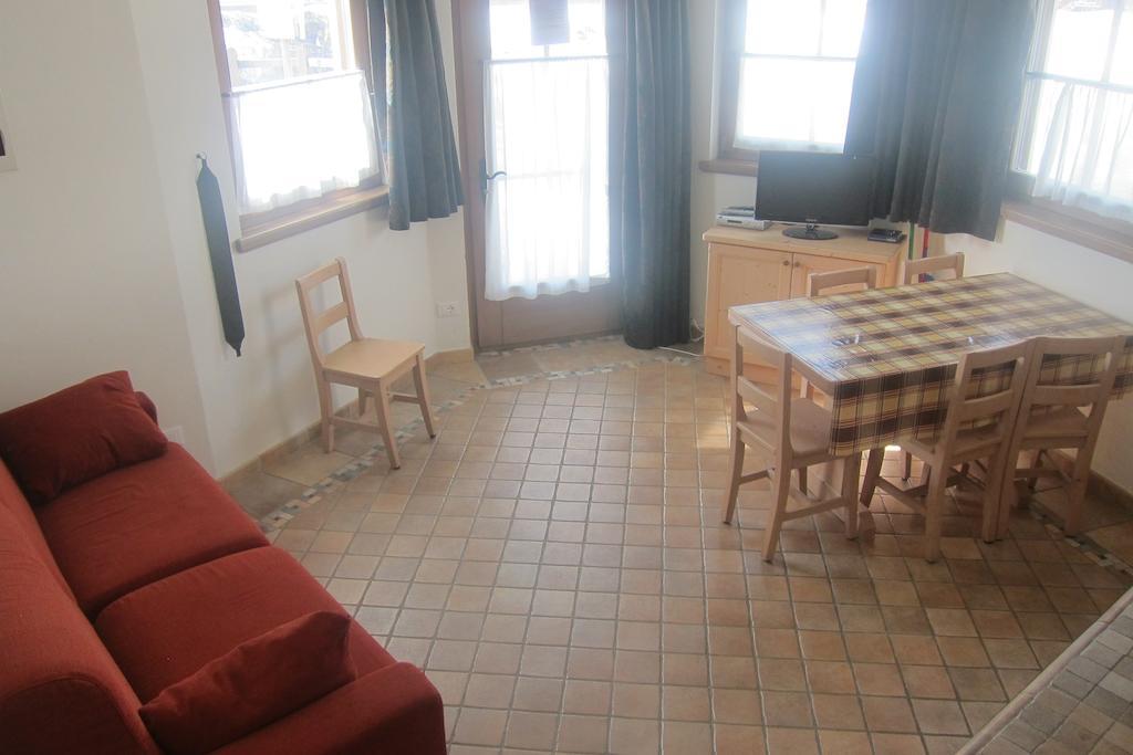 Chalet Rin Da Pemont Livigno Habitación foto